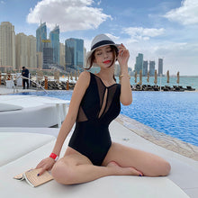 Load image into Gallery viewer, Retro Black Mesh Mallot