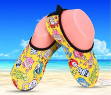 Load image into Gallery viewer, Kids Quick Drying LightWeight Aqua Socks