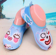Load image into Gallery viewer, Kids Quick Drying LightWeight Aqua Socks